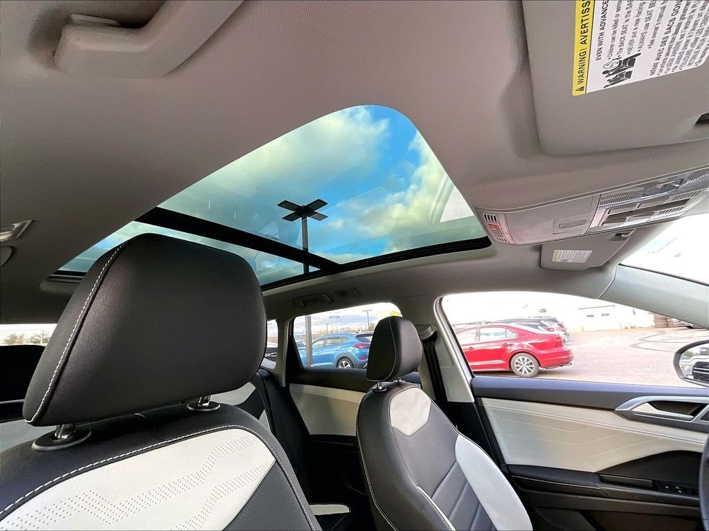 New 2026 Pure White Volkswagen 1.5T SEL image 18