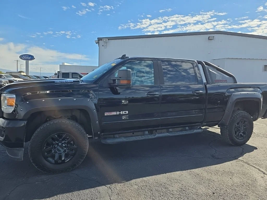 Used 2019 Black GMC SLT image 12