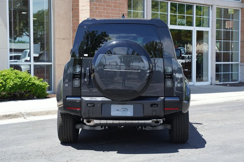New 2026 Carpathian Grey Land Rover X-Dynamic SE image 5