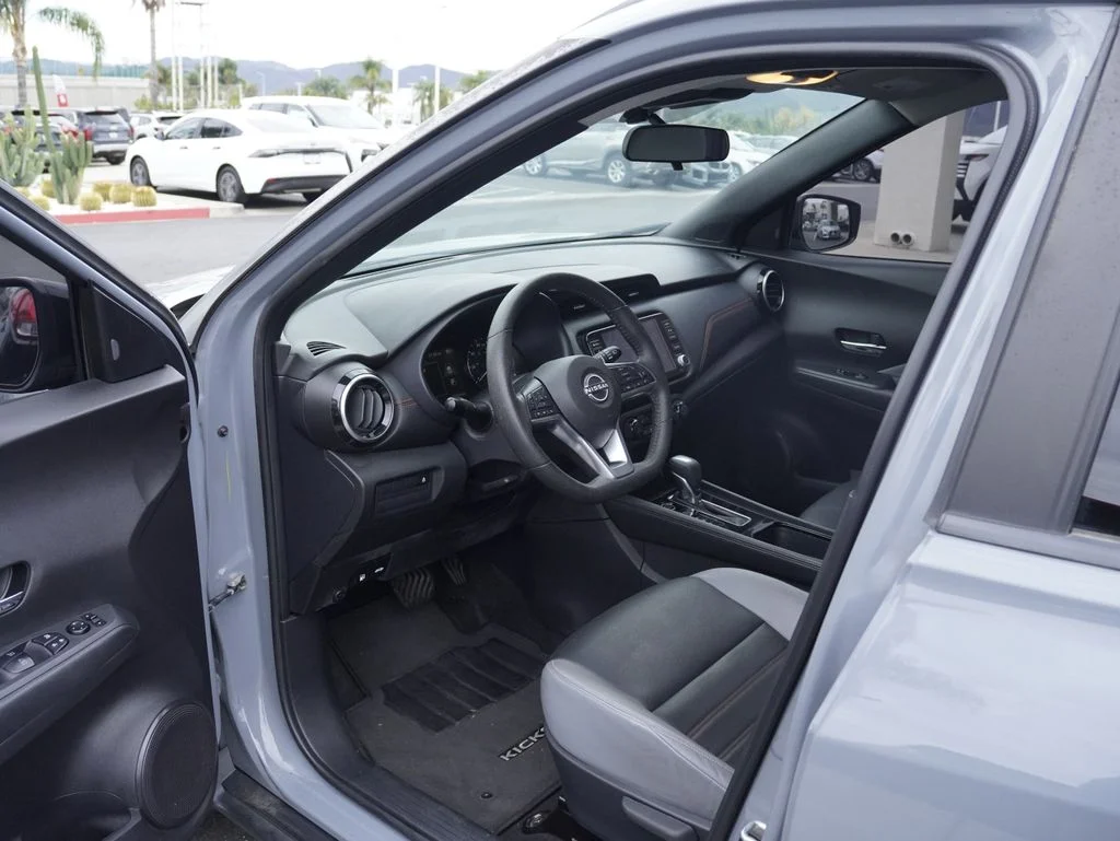 Used 2023 Gray Nissan SR image 19