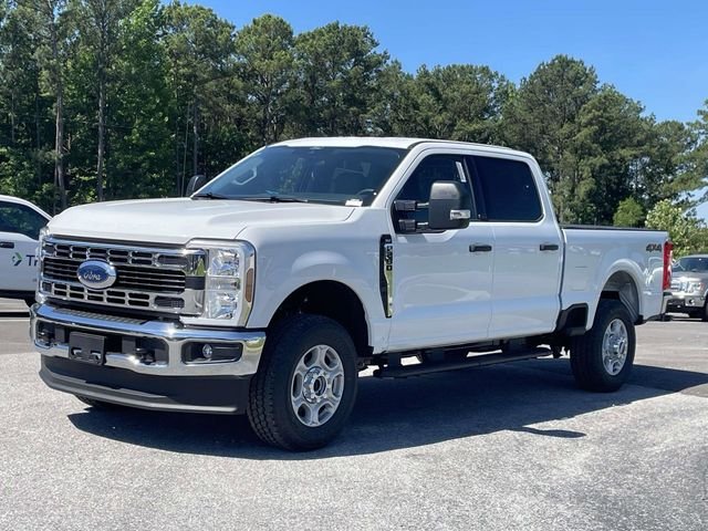 New 2026 Oxford White Ford XLT image 13