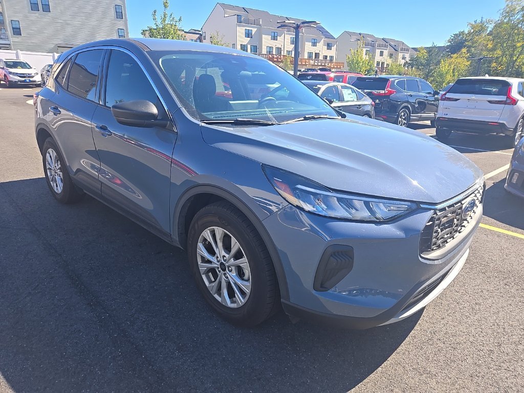 Used 2024 Vapor Blue Ford Active image 4
