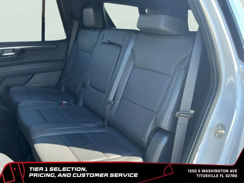 Used 2025 Summit White Chevrolet LT image 22