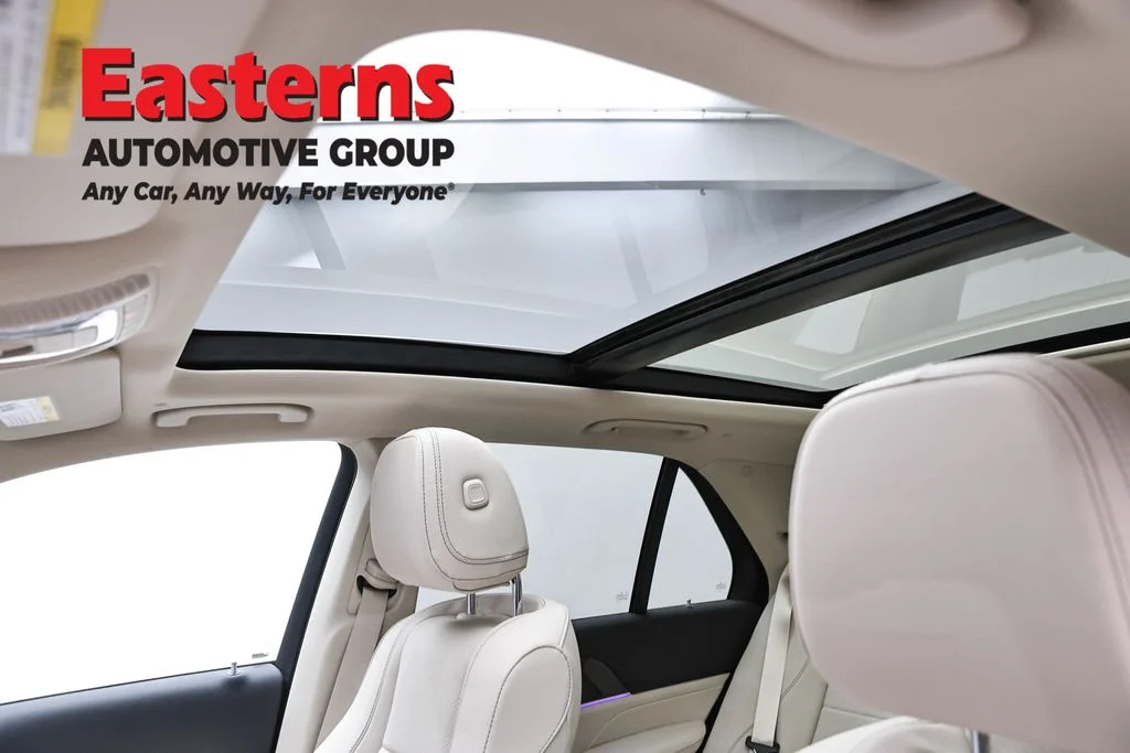 Used 2025 White Mercedes-Benz GLE 450e image 34