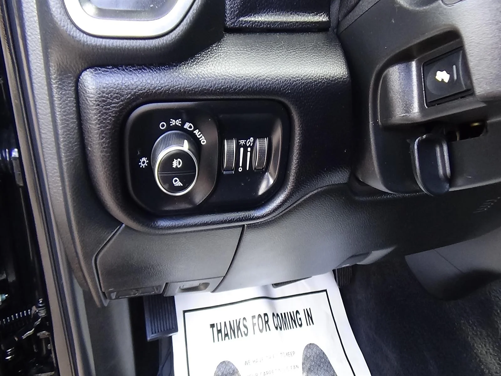 Certified Used 2024 Diamond Black Crystal Pearl Coat (pxj) RAM Laramie image 19