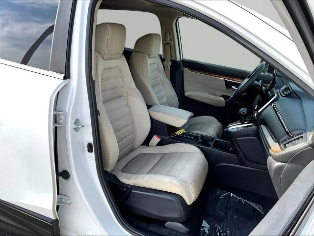 Used 2022 White Honda EX image 33
