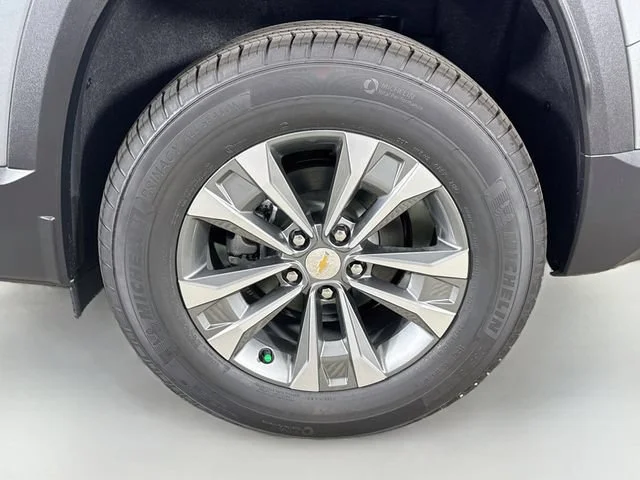 New 2027 Sterling Gray Metallic Chevrolet LT image 31