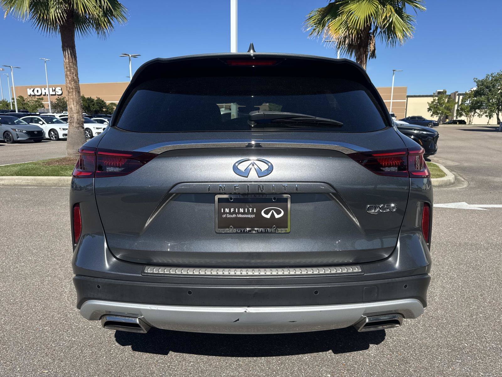 Used 2023 Gray INFINITI LUXE image 7