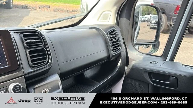 Used 2025 White Ram Base image 18