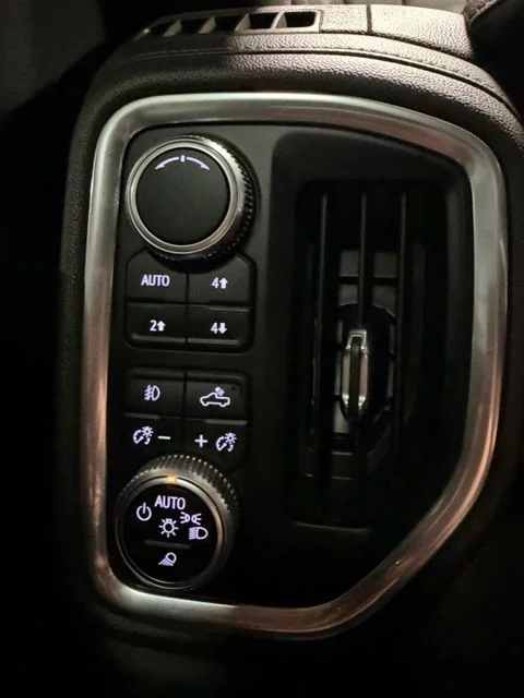 Used 2019 Black GMC Denali image 22