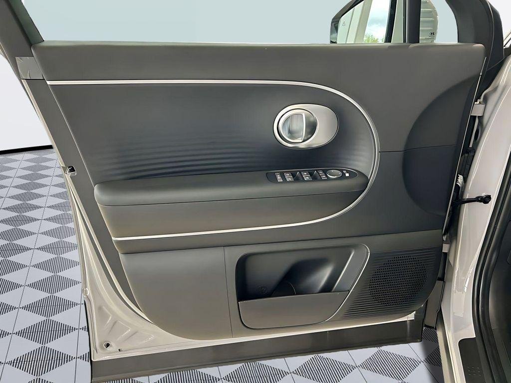 2026 Hyundai IONIQ 9 S - Photo 8