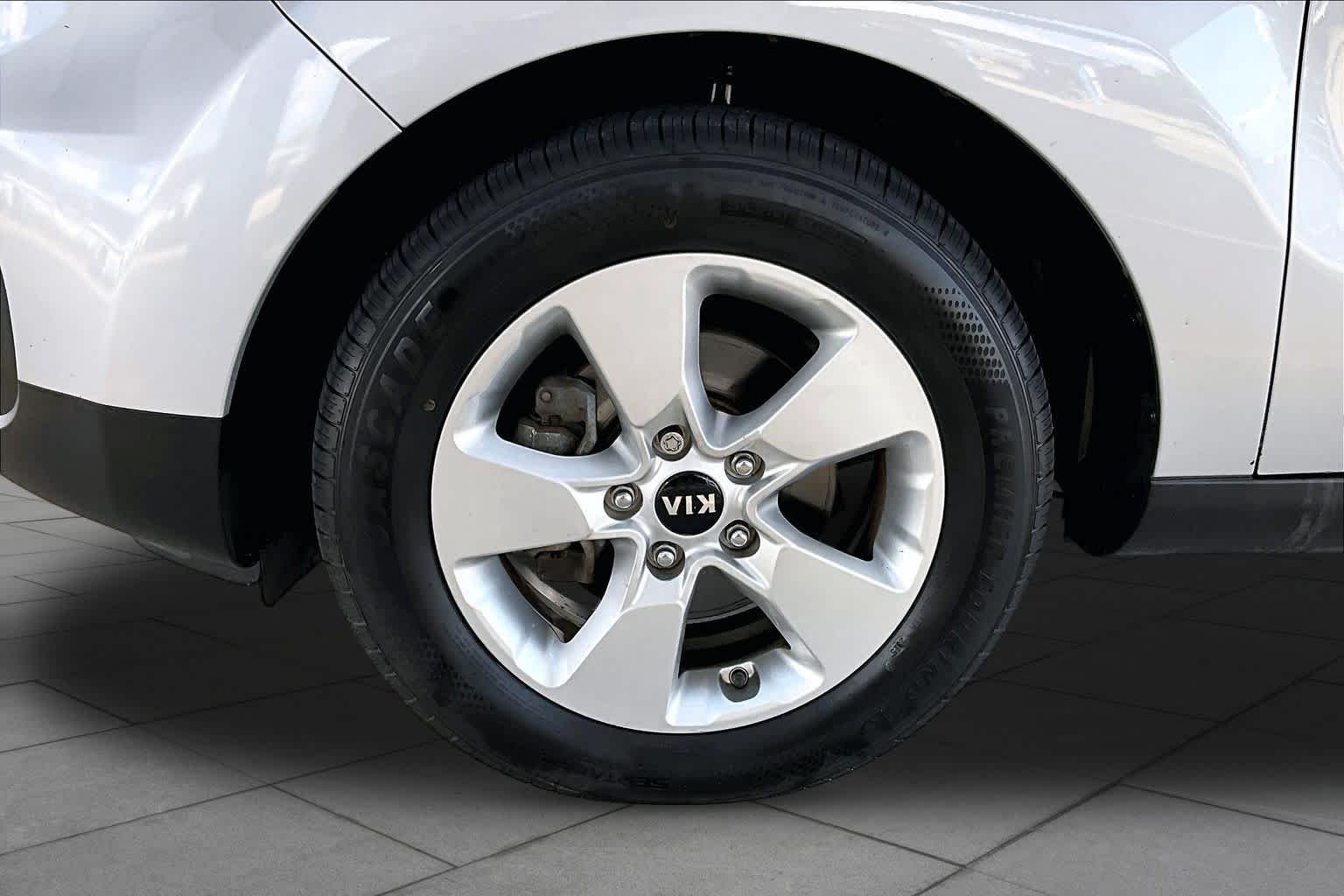 Used 2017 Bright Silver Kia Base image 10