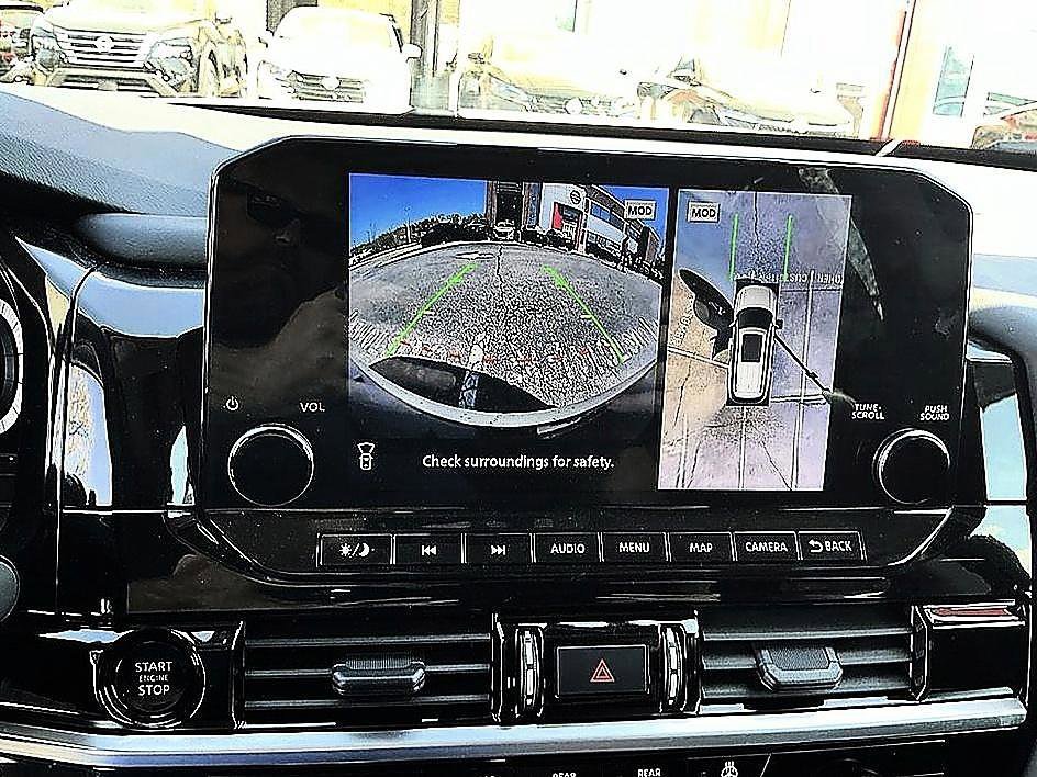 Used 2025 Everest White Pearl Tricoat Nissan Platinum image 12