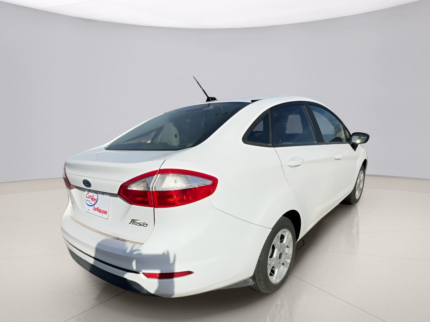 2016 Ford Fiesta SE - Photo 8
