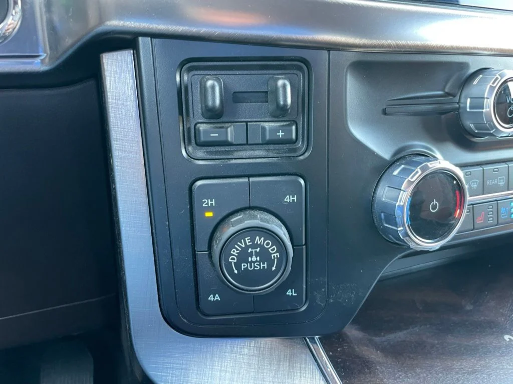 Used 2023 Antimatter Blue Metallic Ford King Ranch image 12