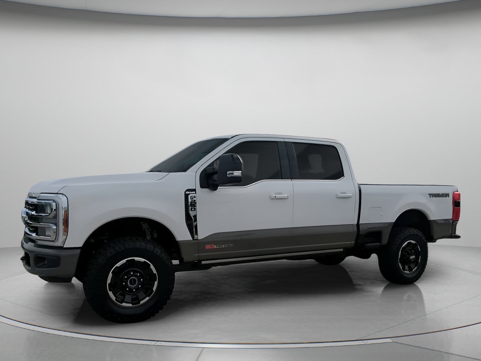 New 2026 Star White Metallic Tri-Coat Ford F-250® King Ranch® image 11