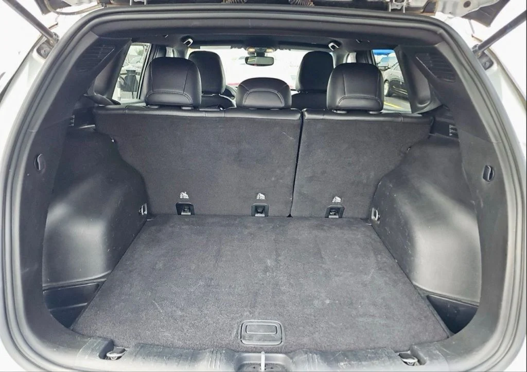 2025 Jeep Compass Limited - Photo 11