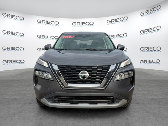 Used 2021 Gray Nissan SV image 2