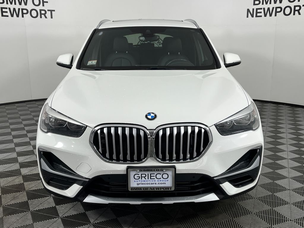 Used 2021 White BMW xDrive28i image 4