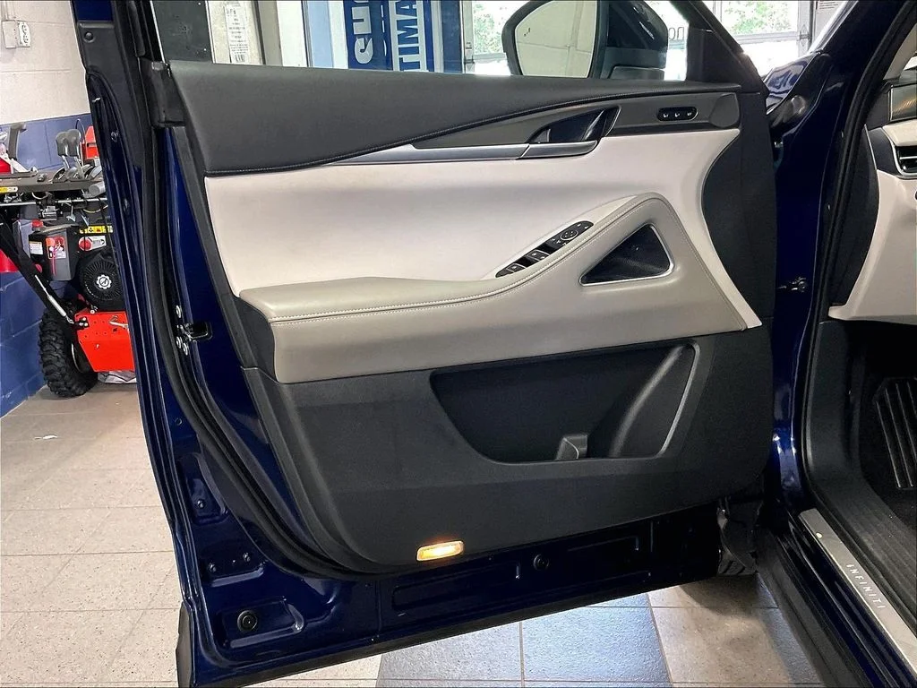 Used 2026 Blue INFINITI LUXE image 9