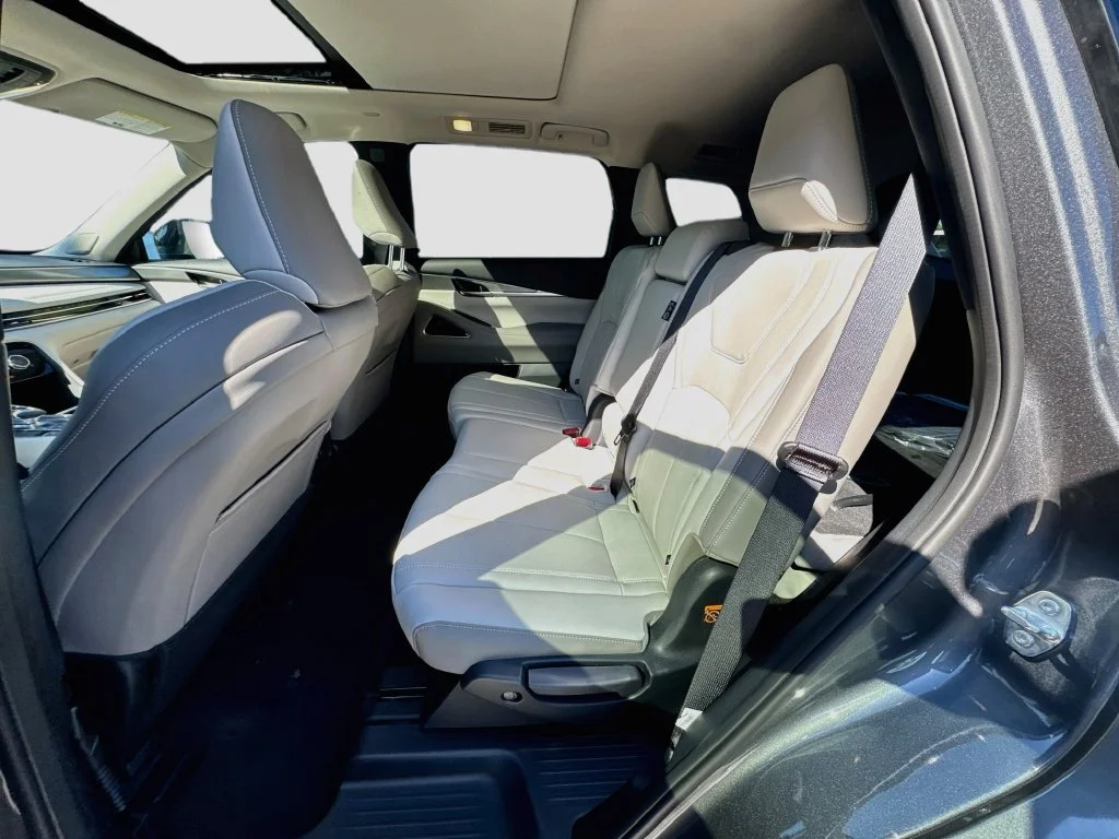 New 2027 GRAPHITE SHADOW INFINITI Luxe FWD image 26