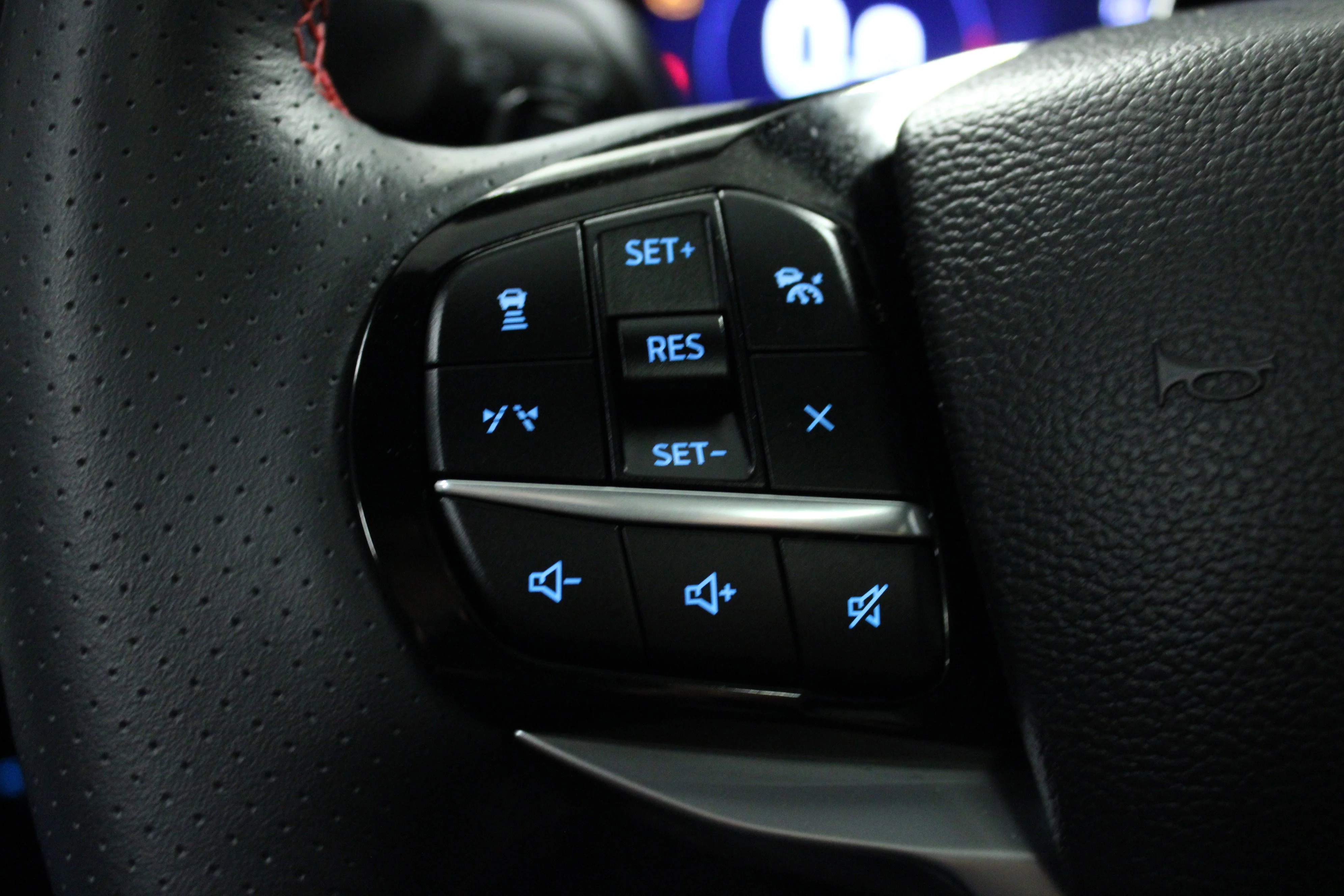 Used 2025 White Metallic Ford ST image 21