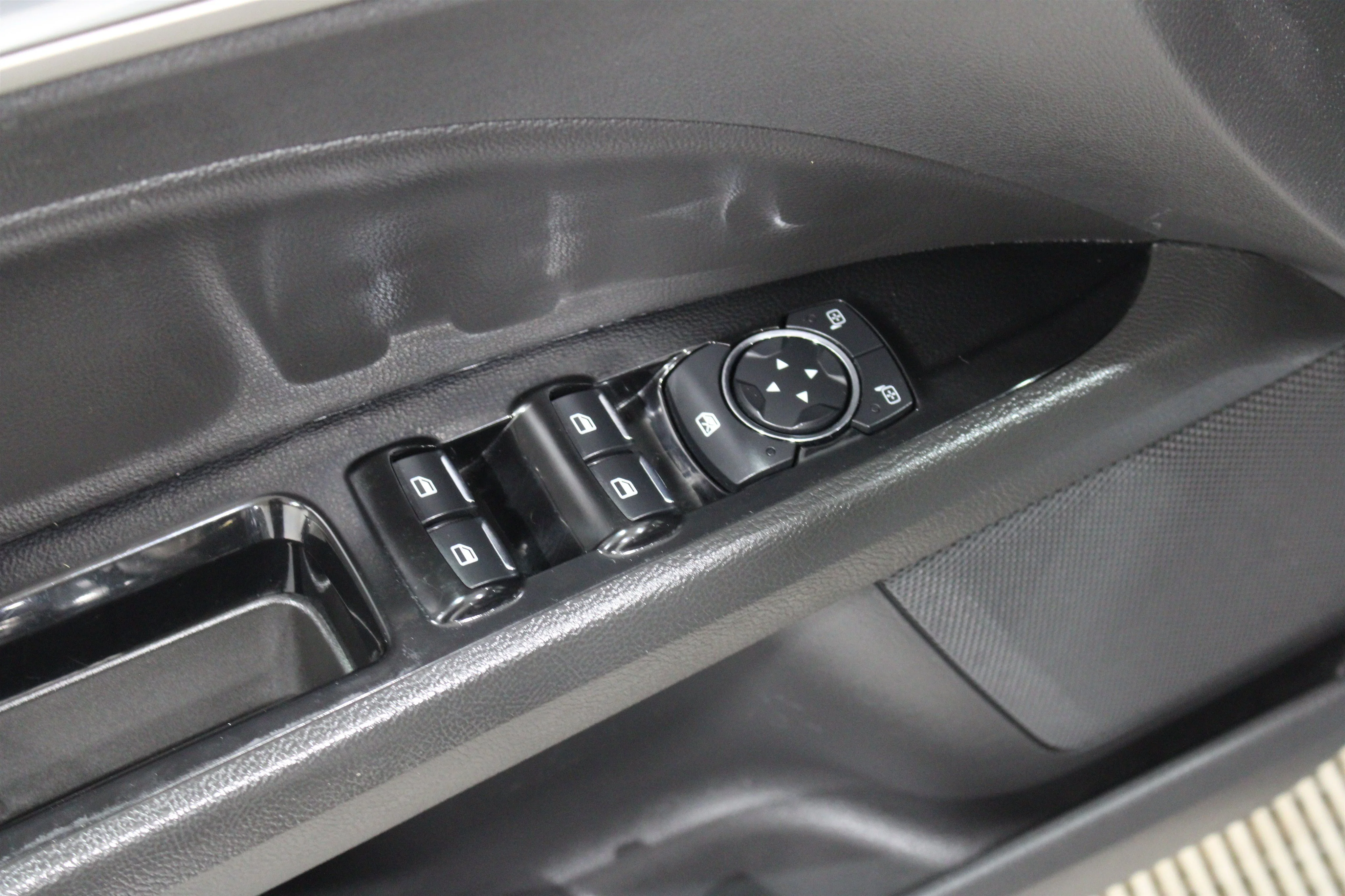 2016 Ford Fusion SE - Photo 6