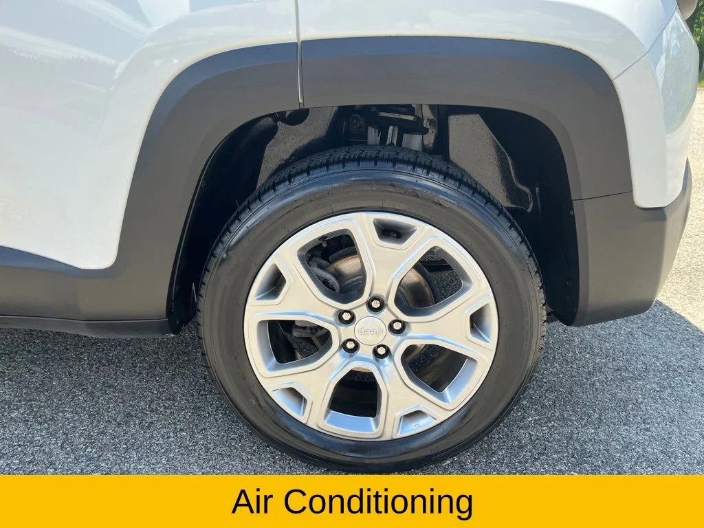 Certified Used 2022 Alpine White Jeep Limited image 12