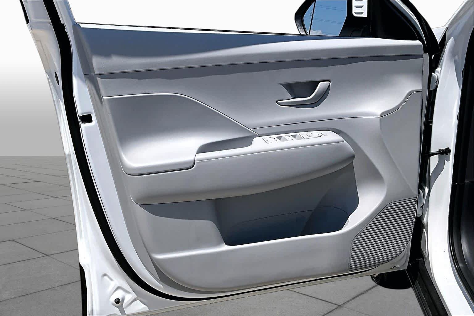 Used 2025 Atlas White Hyundai SEL image 37