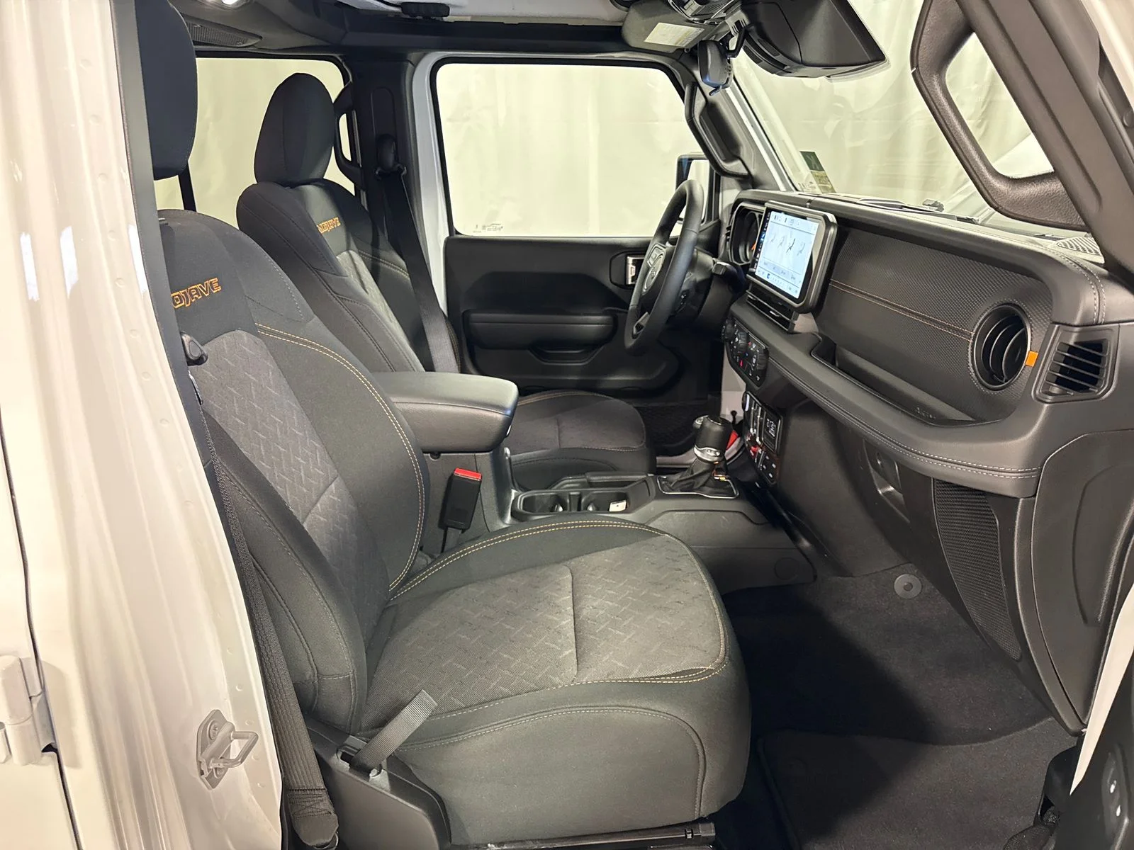 Used 2026 Bright White Clearcoat Jeep Mojave image 27