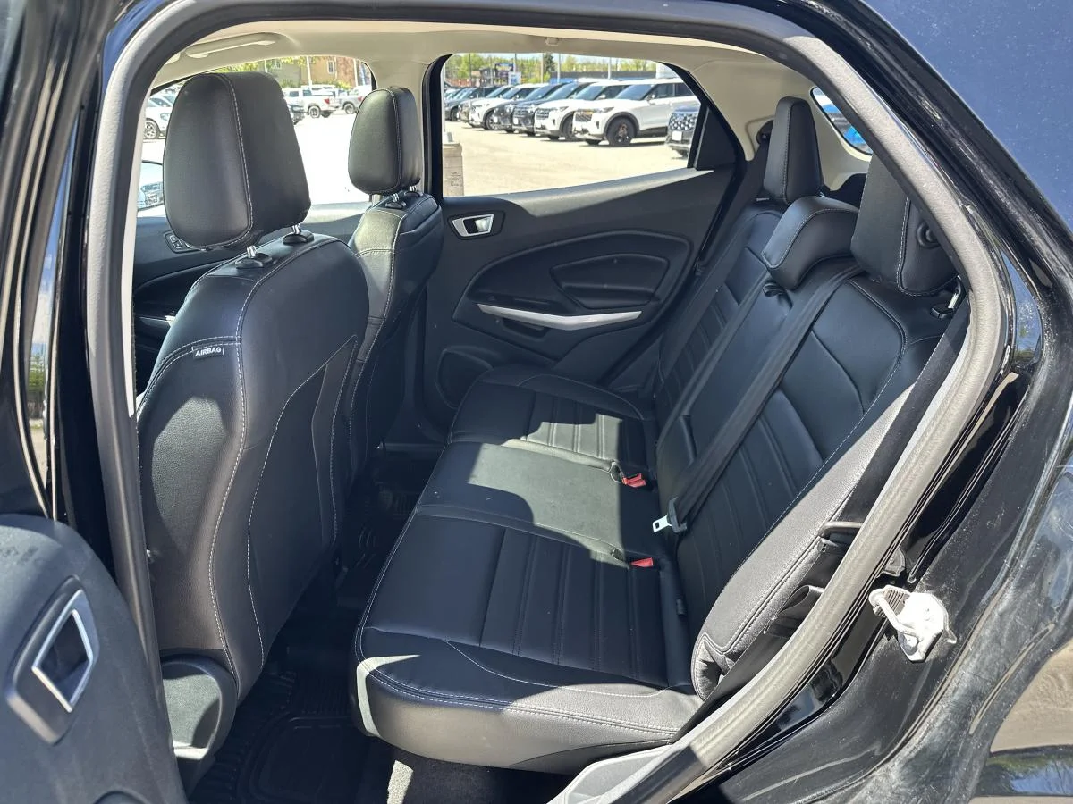 Used 2022 Black Ford Titanium 4wd image 13