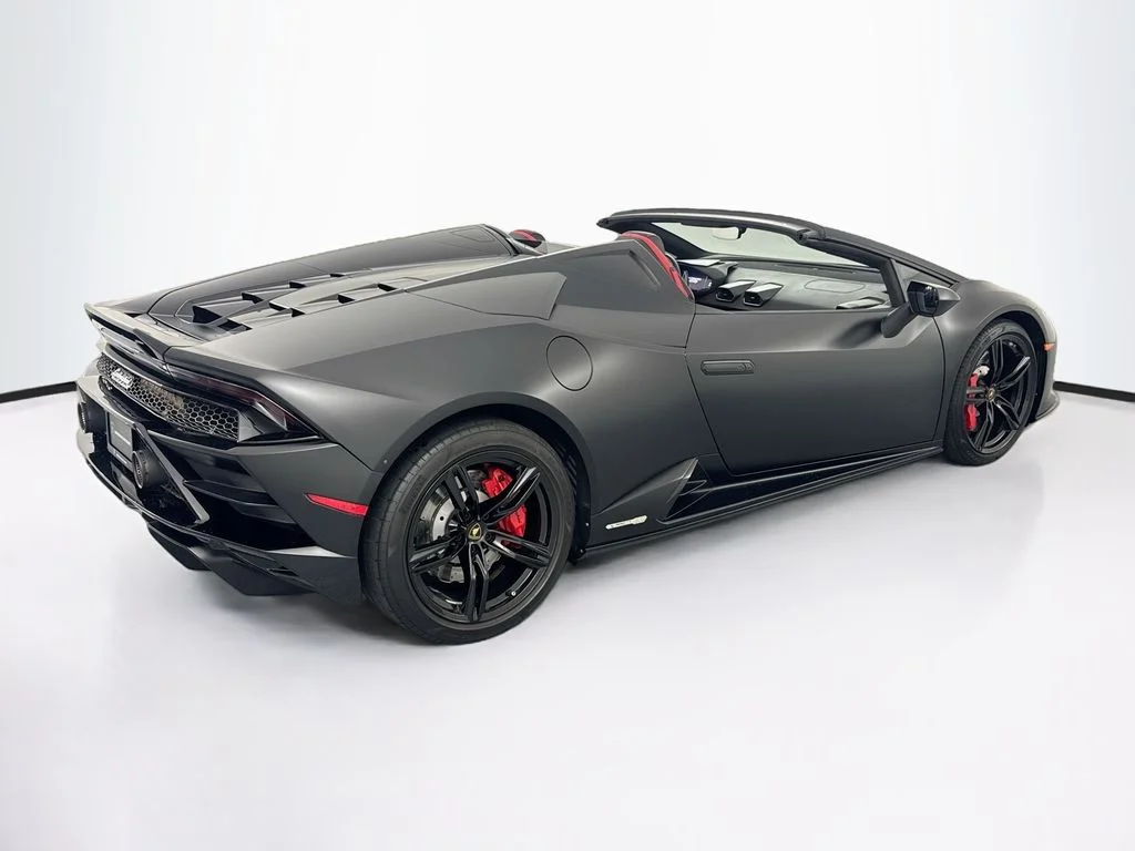 Used 2021 Black Lamborghini  image 5