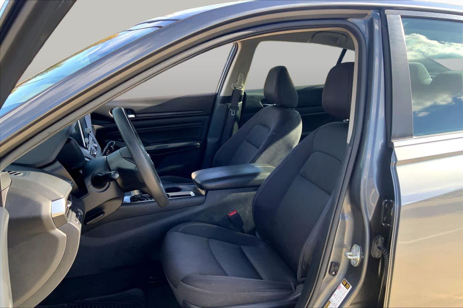 Used 2020 Gun Metallic Nissan 2.5 S image 7