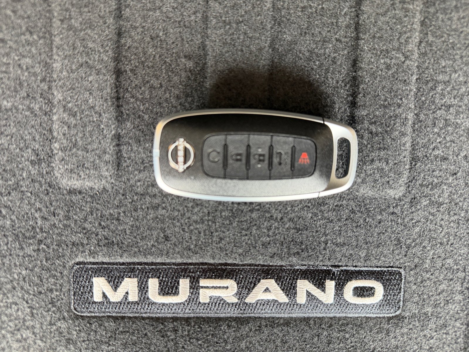 New 2026 Champagne Silver Metallic Nissan Platinum image 32
