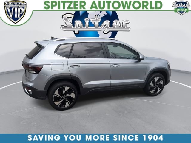 Used 2025  Volkswagen SE image 9