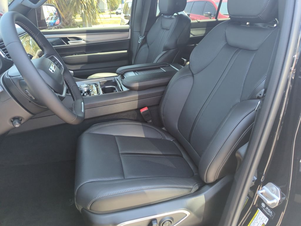 New 2026 High Gloss Black Exterior Paint Jeep Limited Reserve image 12