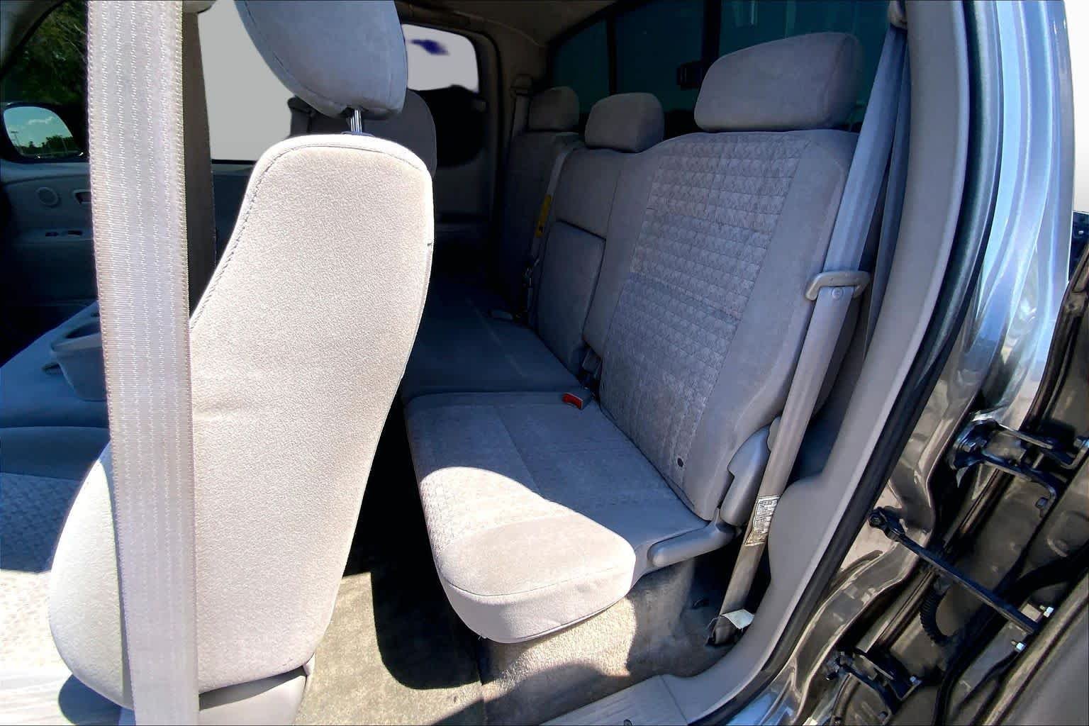 Used 2006 Phantom Gray Pearl Toyota SR5 image 17