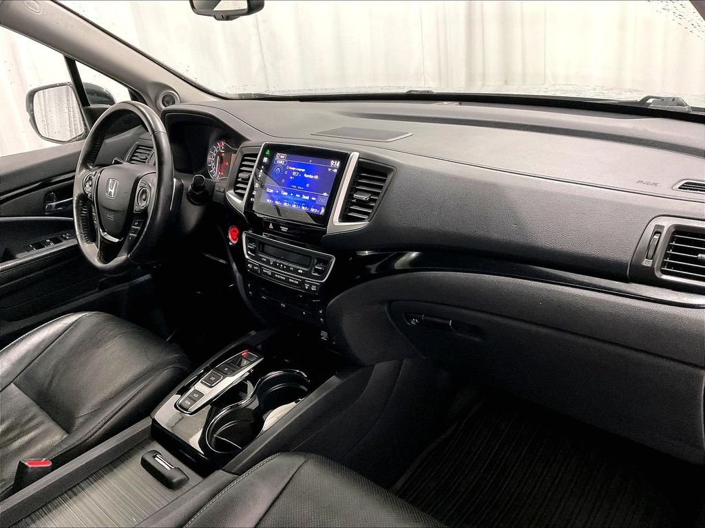 Used 2016 Silver Honda Elite image 14
