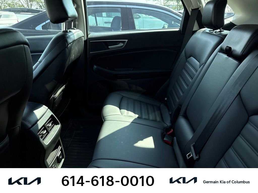 Used 2021 Black Ford SEL image 9