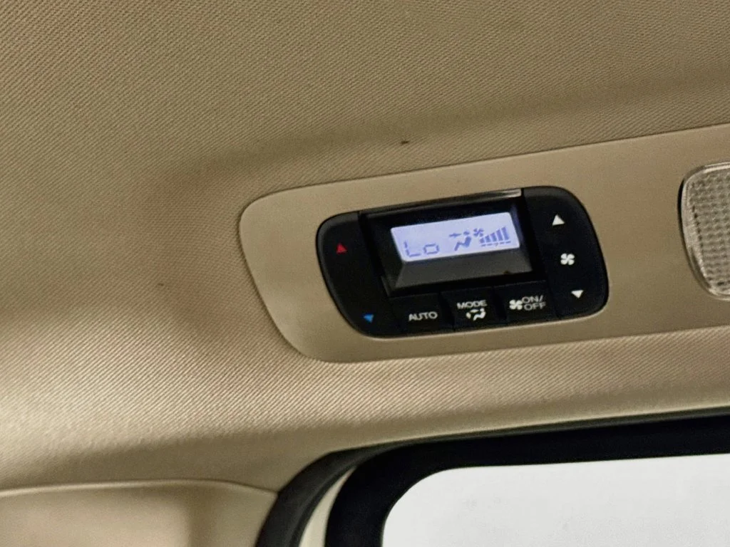 Used 2015 White Honda EX-L image 32