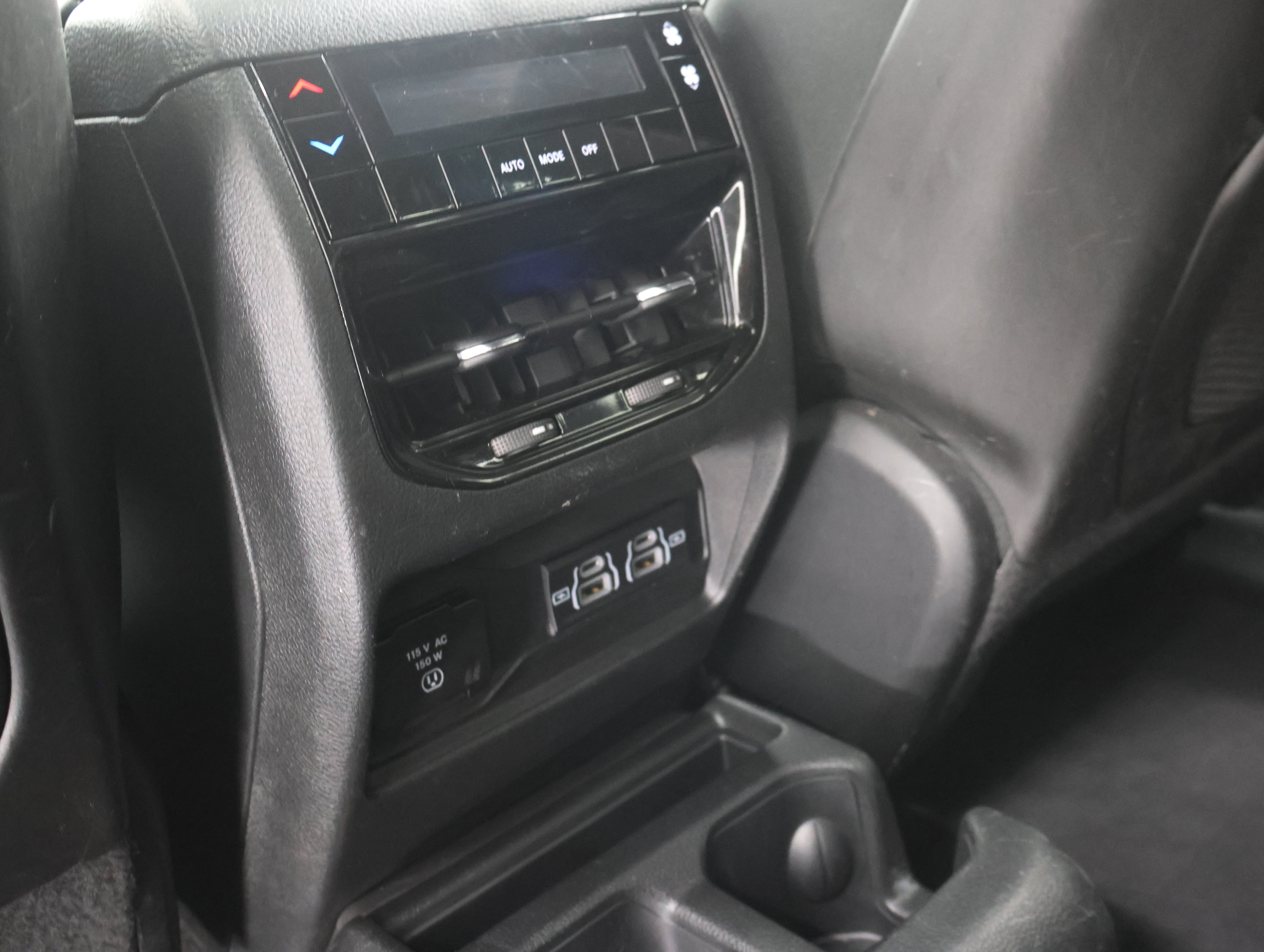Used 2023 Diamond Black Crystal Pearlcoat Jeep 4x4 Altitude: ALTITUDE-4WD-MOON-HEATED SEATS-NEW TIRES-BACKUP CAM-1 OWNER image 37