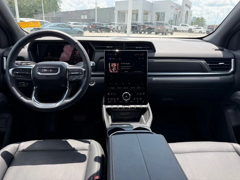 Used 2025 Silver GMC Elevation image 7