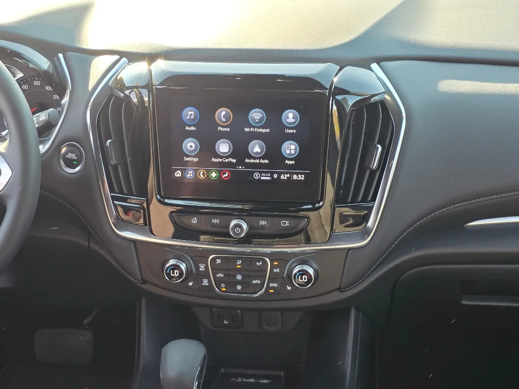Used 2023 Summit White Chevrolet LT image 3