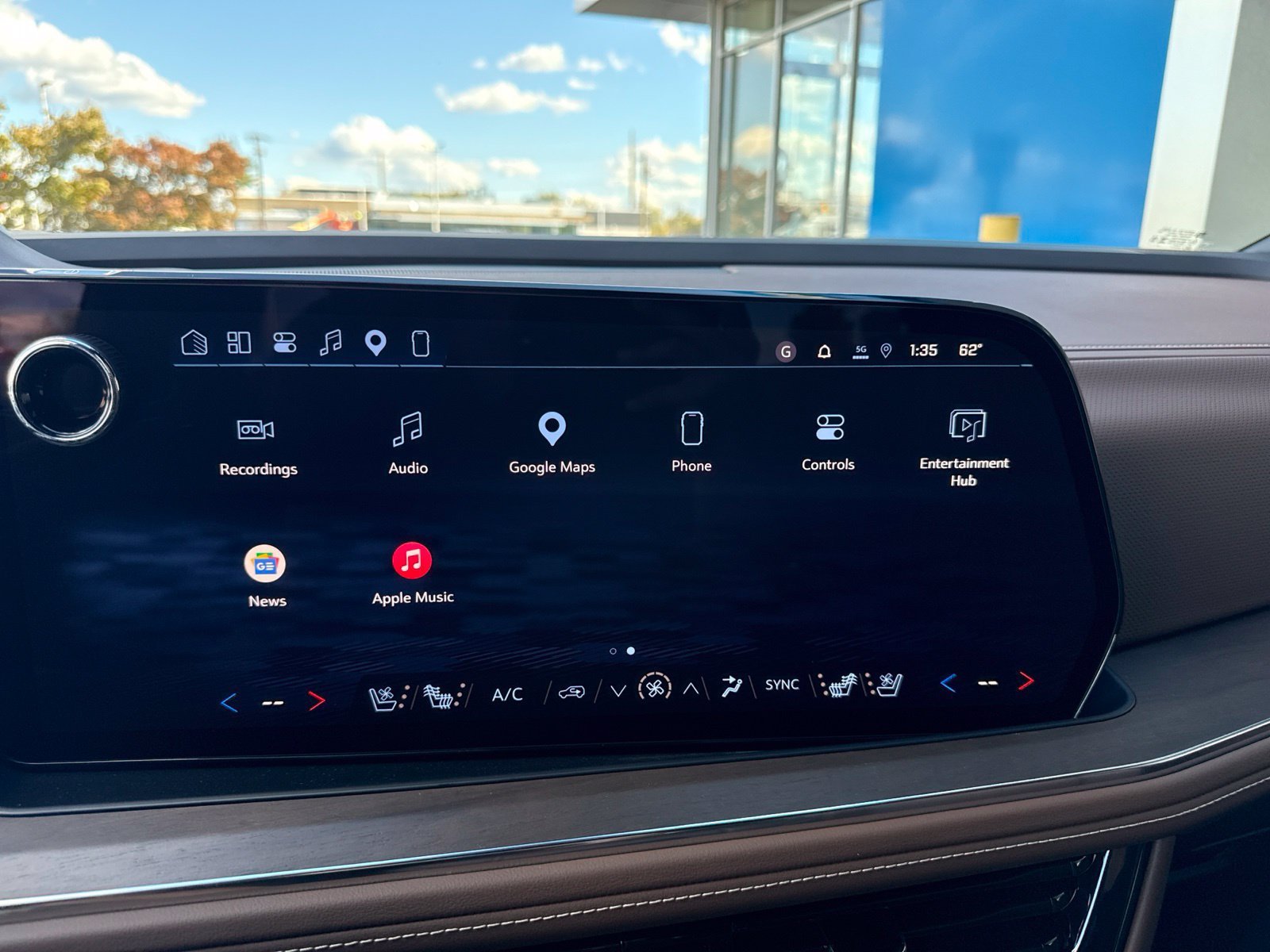 New 2026 Polar White Tricoat Chevrolet High Country Deluxe with 24in Wheels - Technology & Entertainment - Super Cruise - Panoramic Sunroof - Get Active Package image 23