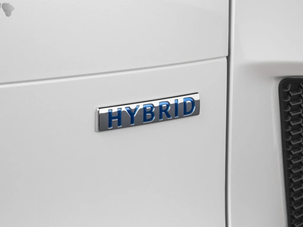 Used 2025 Gray Mazda Premium image 35