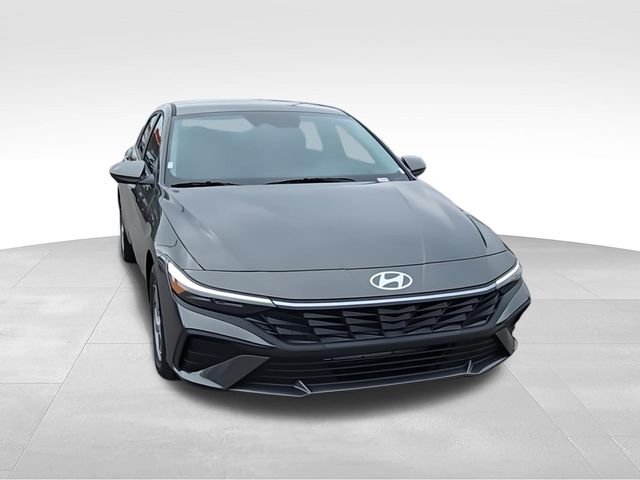 Used 2025 Gray Hyundai SE image 3