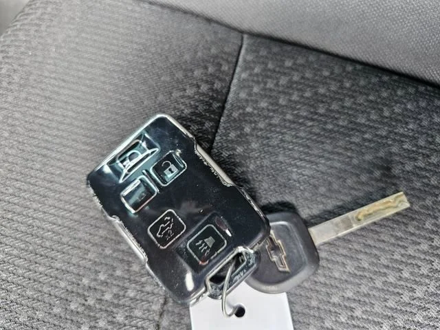 Used 2021 SILVER ICE METALLIC Chevrolet Custom image 28