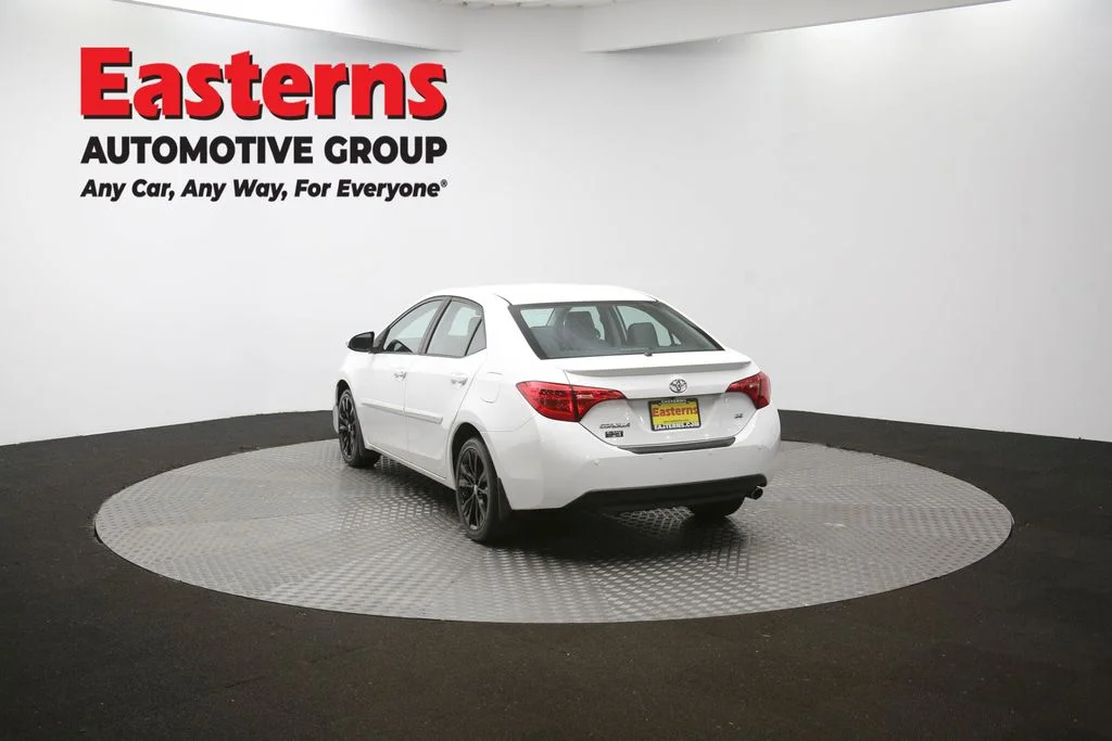 Used 2018 White Toyota SE image 62