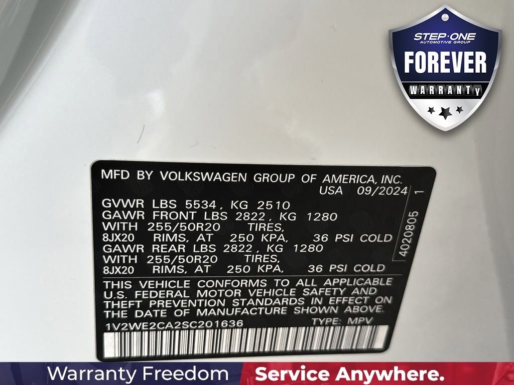 Used 2025  Volkswagen 2.0T SE w/Technology image 41