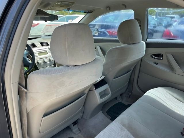 Used 2011 Gray Toyota LE image 14